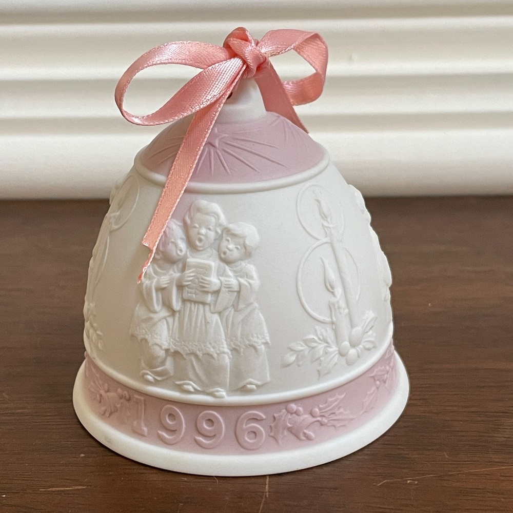 1996 Lladro Christmas Bell Ornament White Pink Choir Candles Children Star
